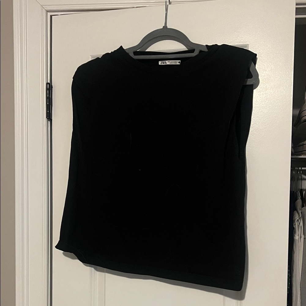 Zara Women's Black Muscle Tee